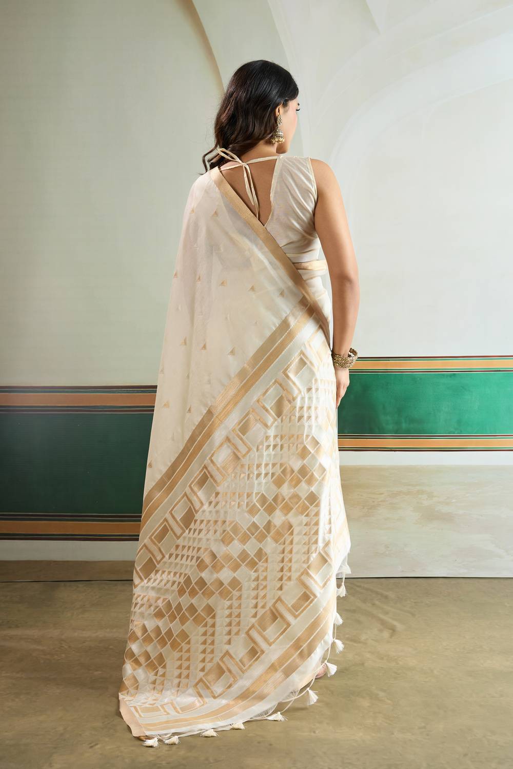 Usha Cream Tussar Silk Ikkat Handloom Weaving Ready to Wear Saree