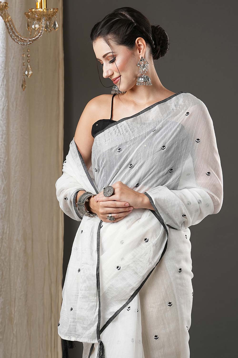 Kamya White & Black Cotton Printed One Minute Saree