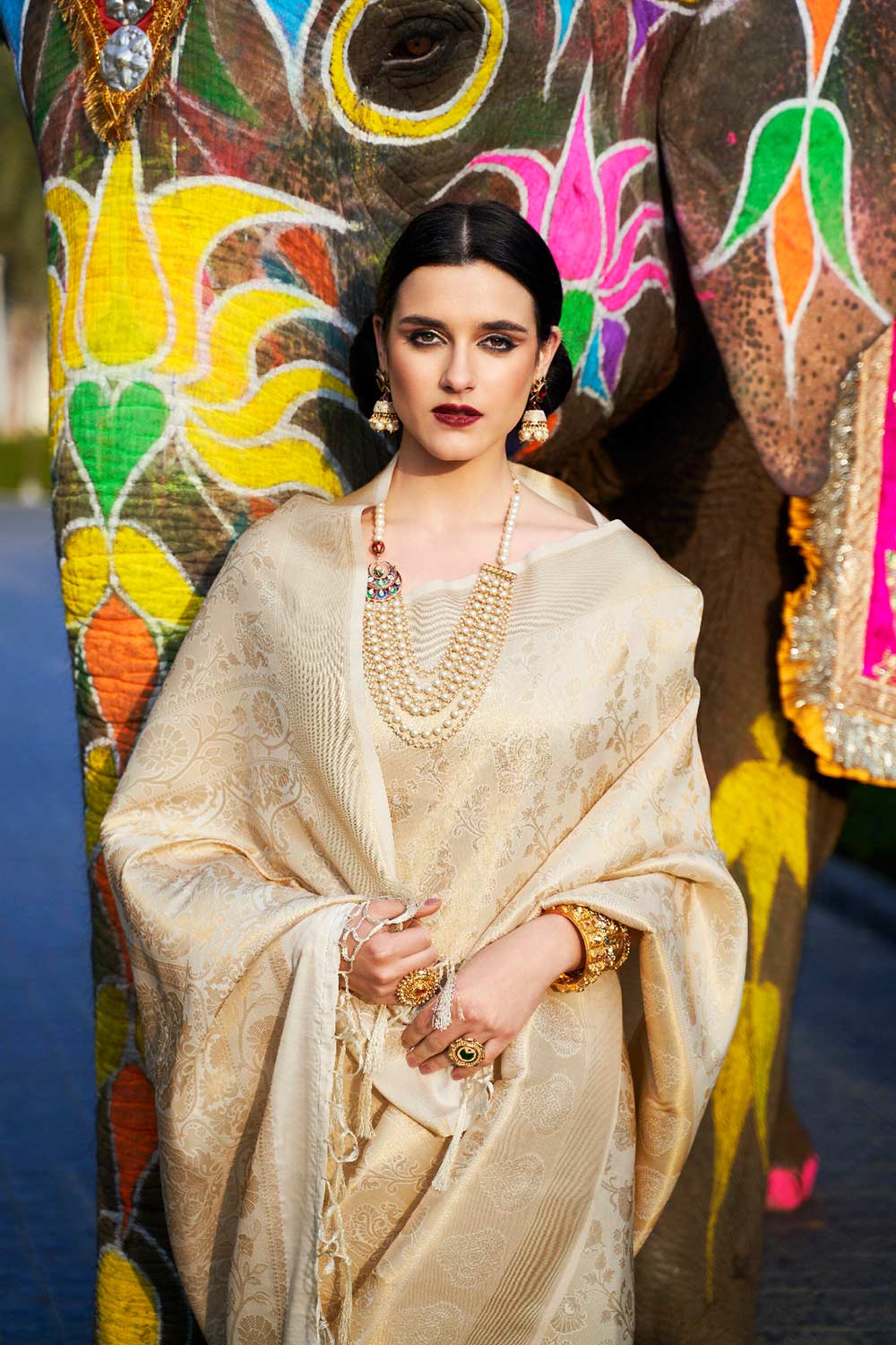 Tress  Cream Handloom Weaving Silk One Minute Saree