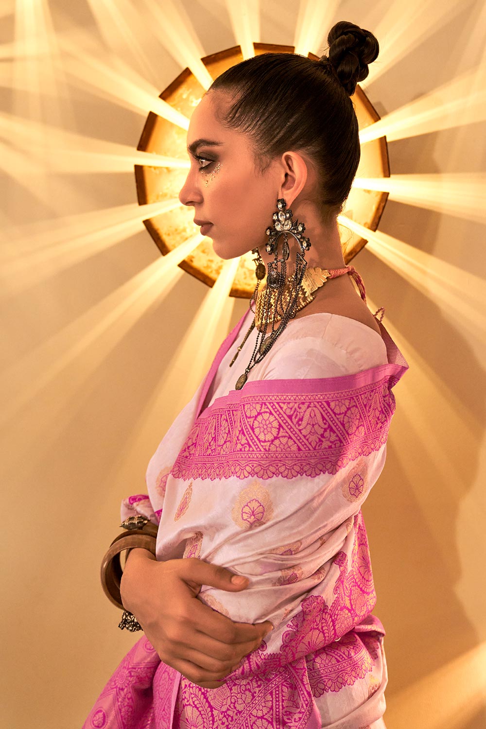 Aline Off-White Art Silk Lace, Foil-Print One Minute Saree