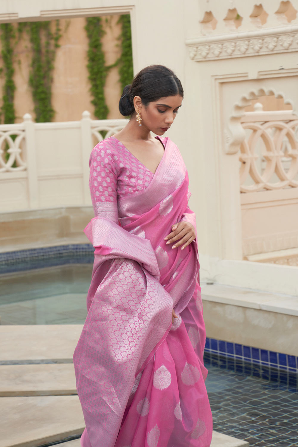 Aiya Pink Linen Handloom Weaving One Minute Saree