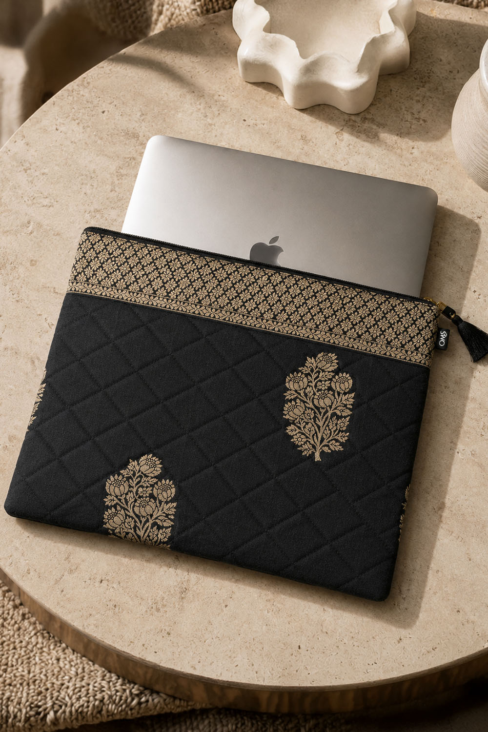 Hibana Thin Zari Border Large Laptop Carry Case