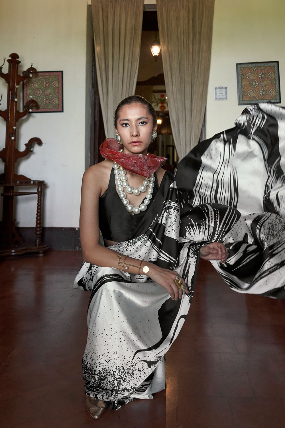 Poorna Black &amp; White Abstract Artistic Print Modal Satin Ready to Wear Saree