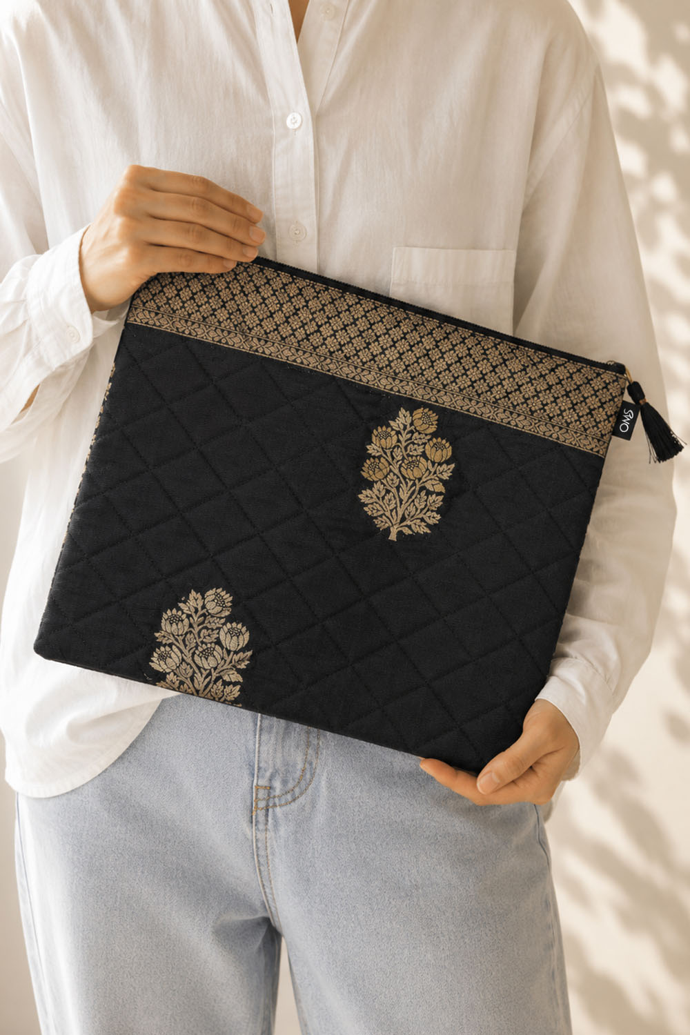Hibana Thin Zari Border Large Laptop Carry Case