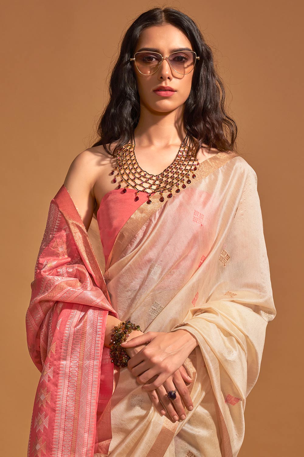 Isha Cream Kanoi Silk Woven Floral One Minute Saree