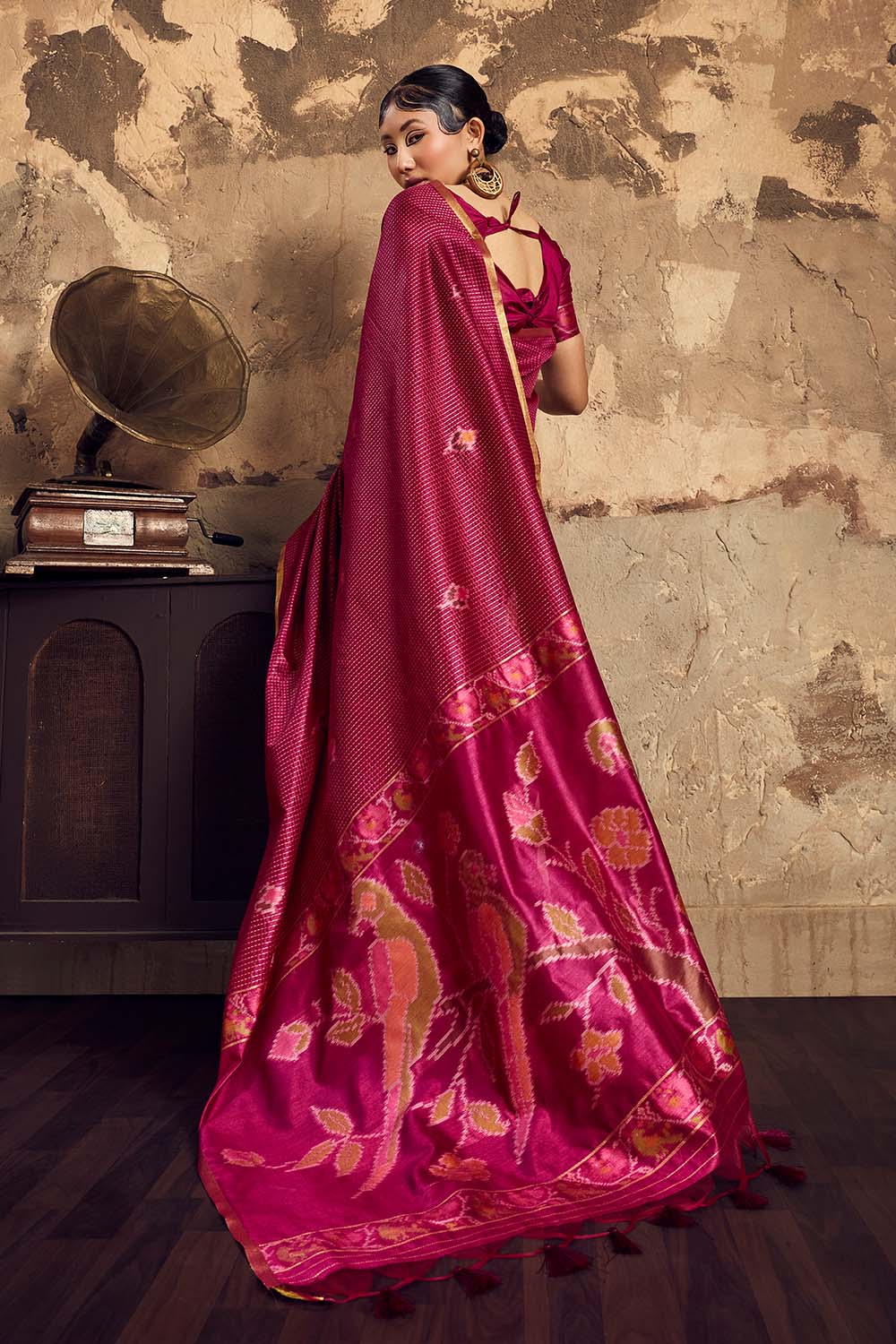 Dosia Rani Pink Handloom Weaving Silk Saree with Zari Border Ready to Wear Saree