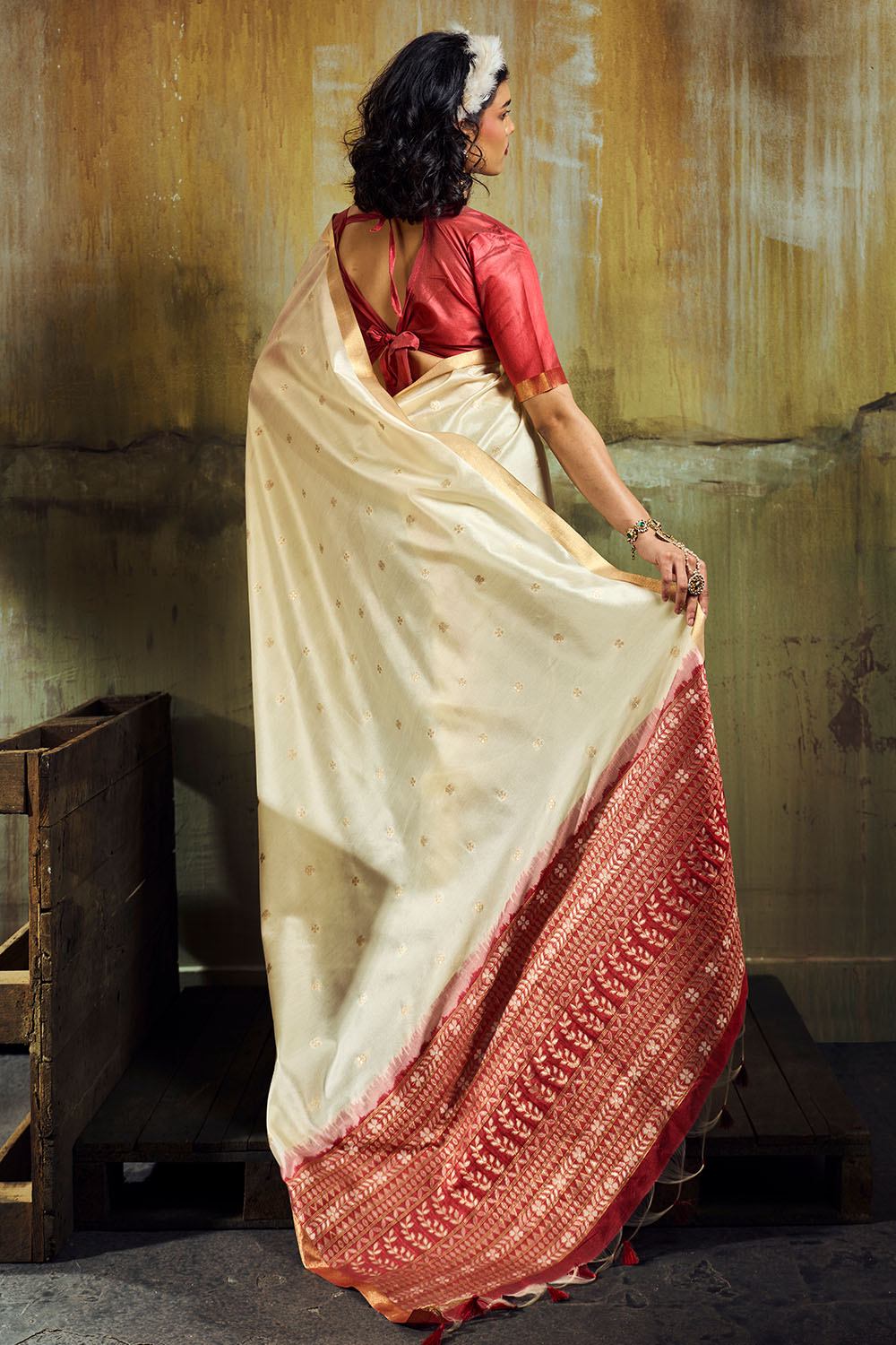 Sapna Cream Handloom Weaving Silk Ready to Wear Saree