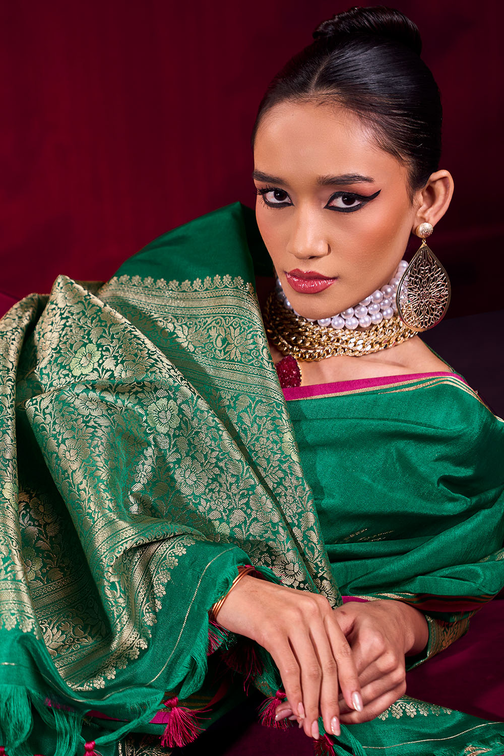 Varsha Emerald Green Satin Linen Handloom Weaving Silk Ready to Wear Saree