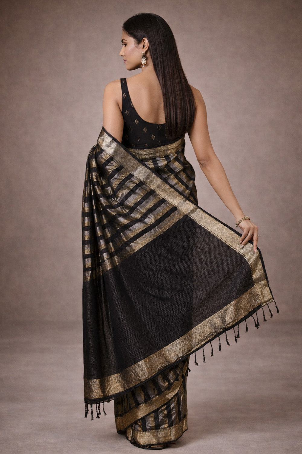 Jada Black Handloom Woven One Minute Saree