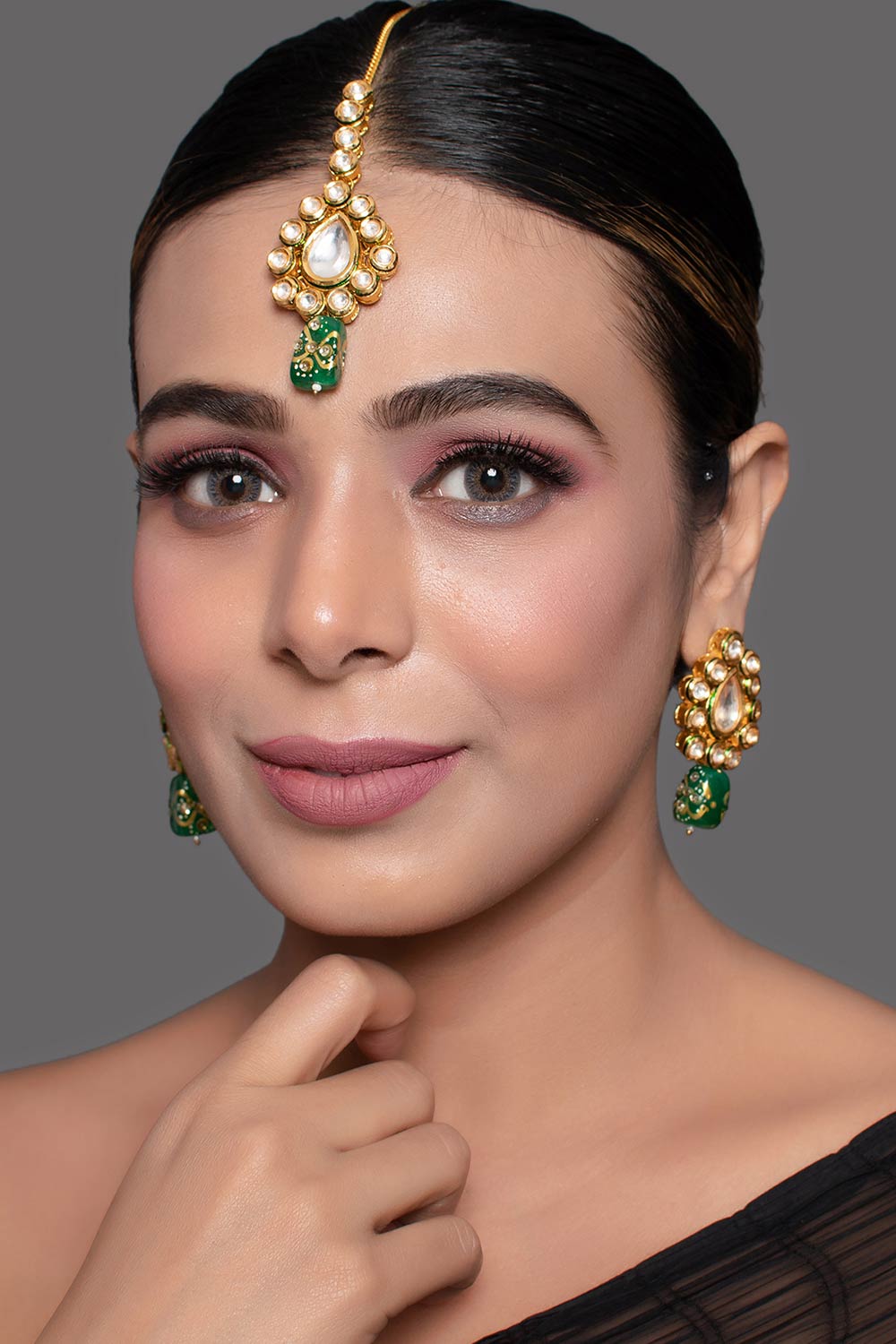 Gold Toned Green Beaded Kundan Earring & Mang Tikka Set