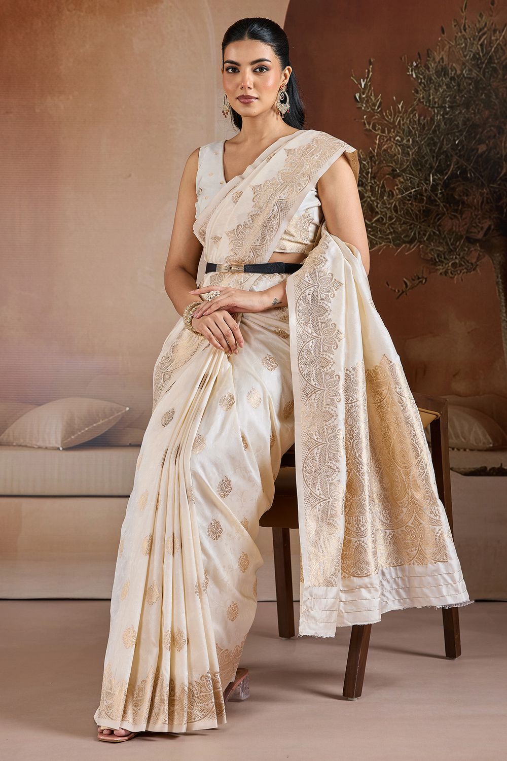 Karly Off-White Woven Zari Work Ready To Wear One Minute Saree
