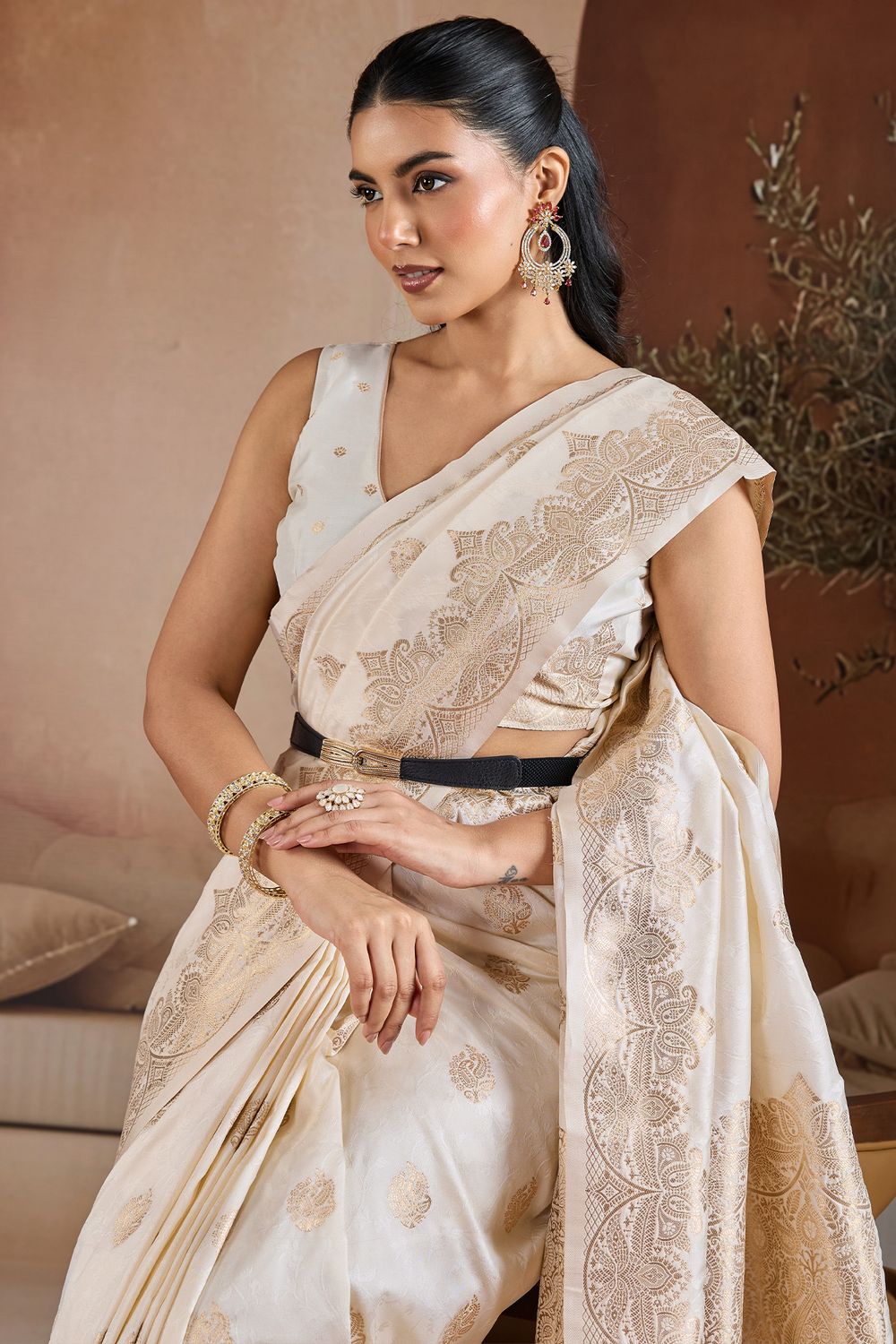 Karly Off-White Woven Zari Work Ready To Wear One Minute Saree