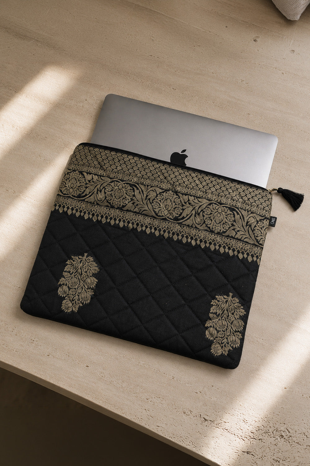 Hibana Banarasi Zari Top Border Large Laptop Carry Case