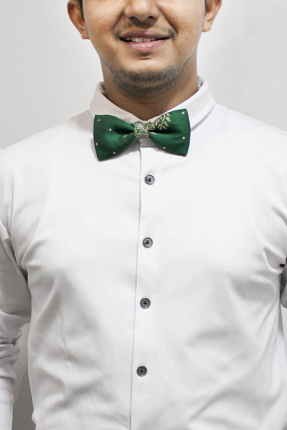 Green Silk Blend Ethnic Motif Sari Bow Tie