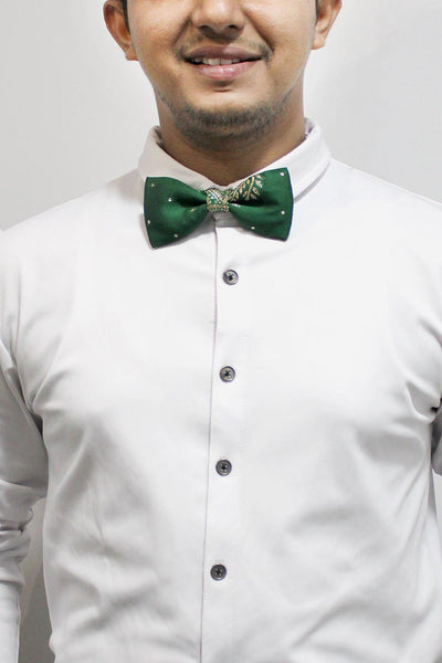 Green Silk Blend Ethnic Motif Bow Tie