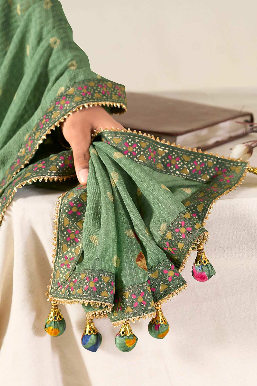 Nari Green Georgette Lace Ready to Wear One Minute Saree