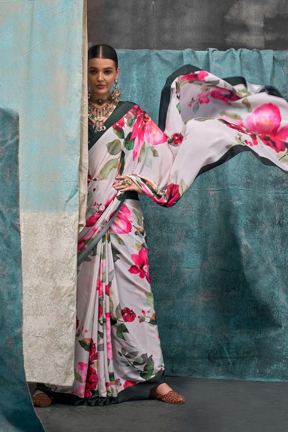 Nuri Dark Green & White Silk Floral One Minute Saree