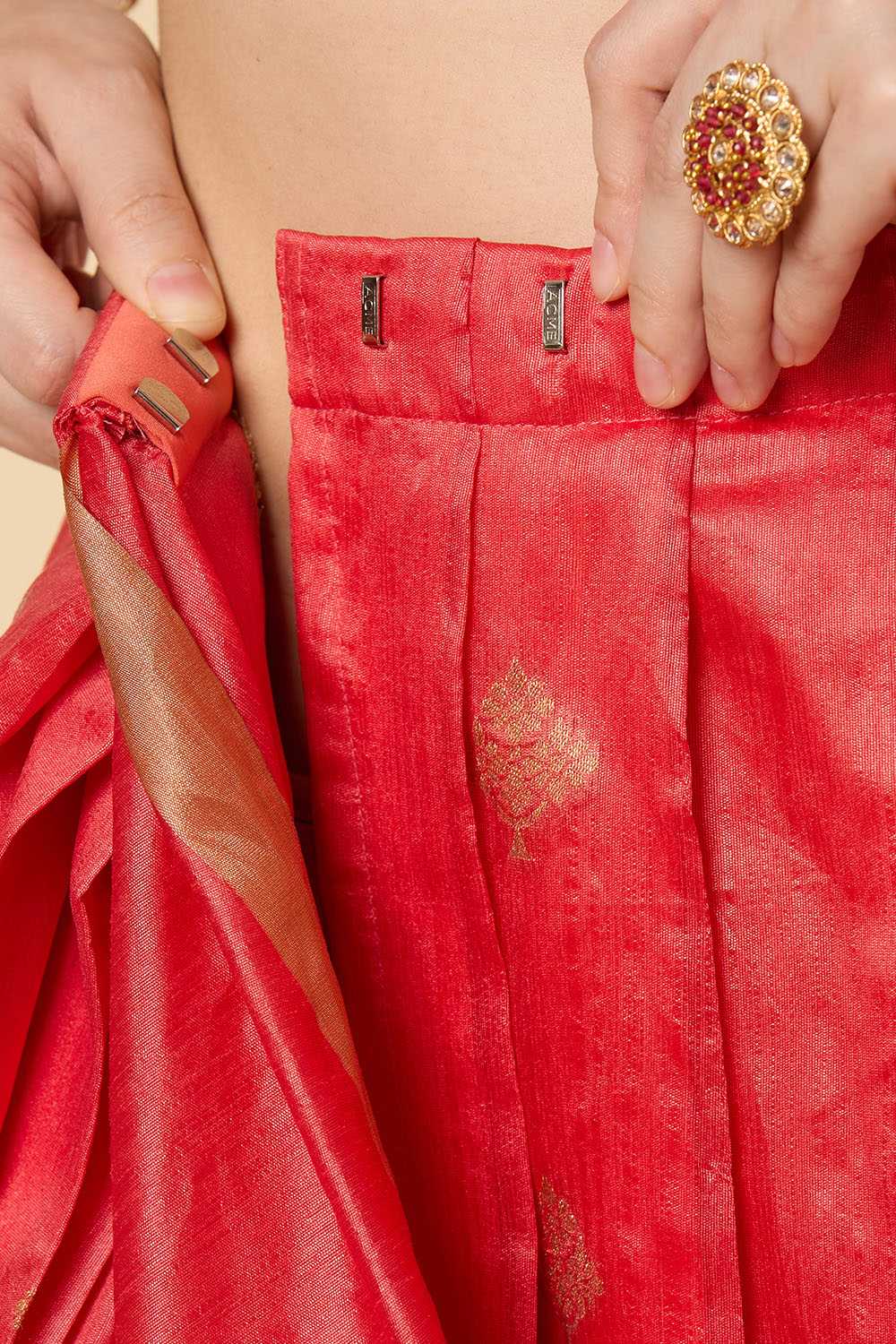 Prisha Pink Kanoi Silk Woven Floral Ready to Wear Saree