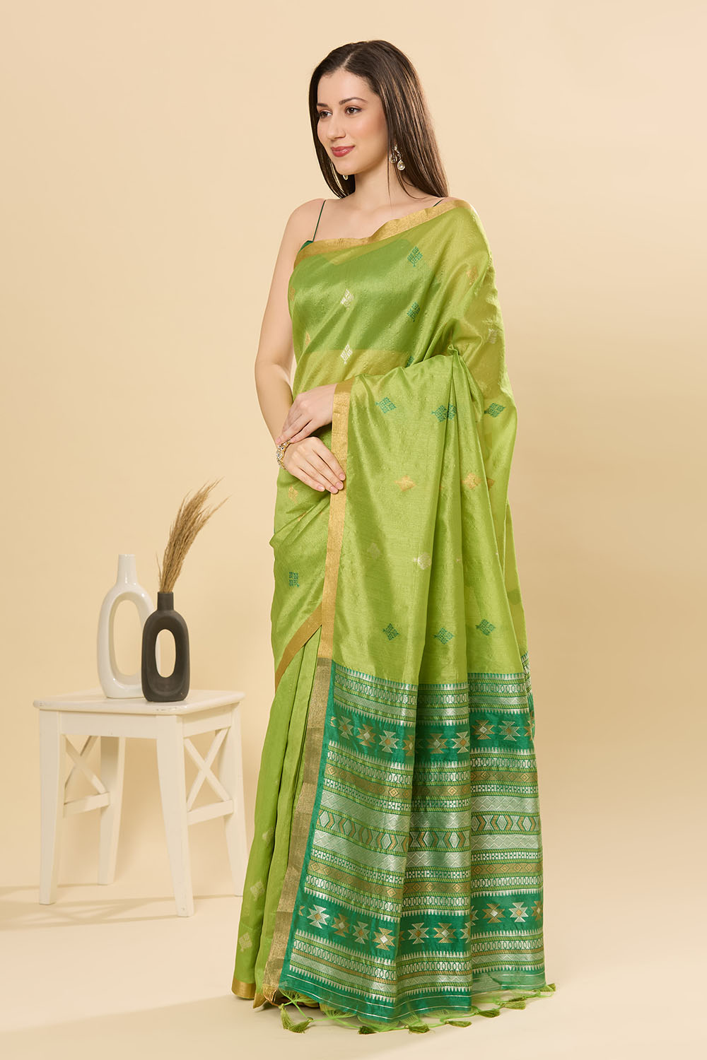 Olivia Green Kanoi Silk Woven Floral Ready to Wear Saree