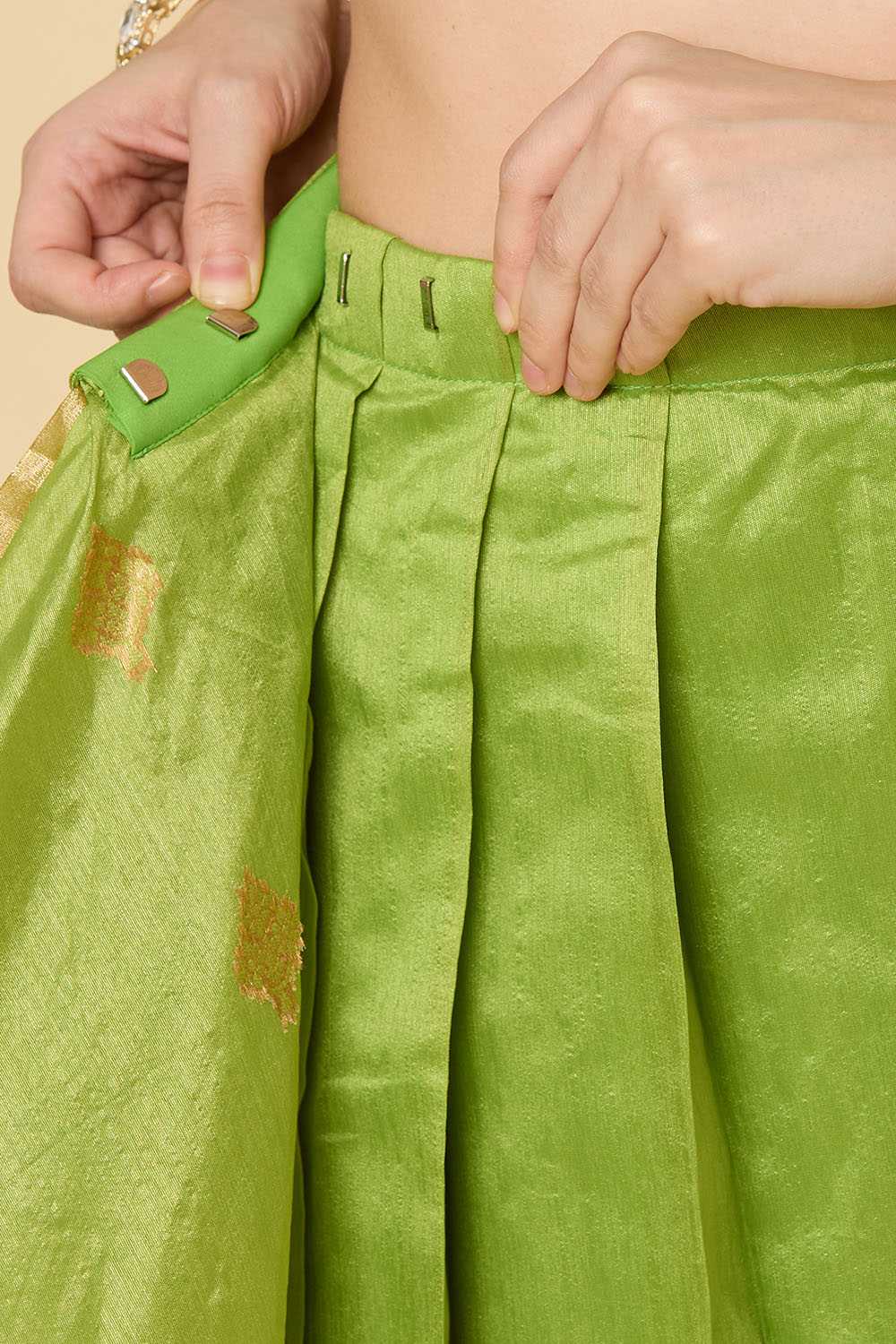 Olivia Green Kanoi Silk Woven Floral Ready to Wear Saree