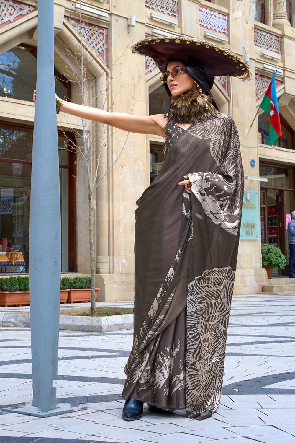 Nyra Black Crepe Printed One Minute Saree