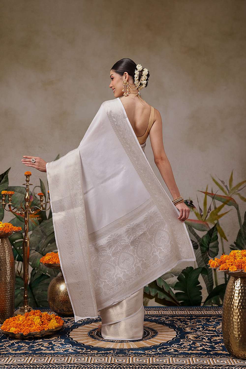 Jaya Off White Soft Silk Woven Ready to Wear One Minute Saree