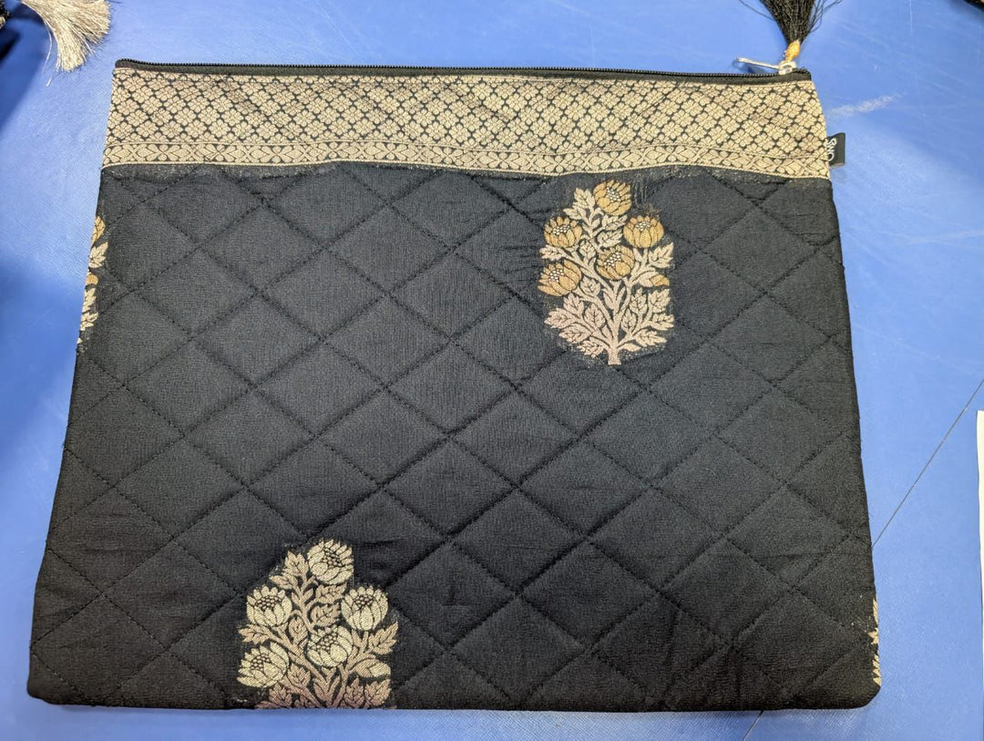 Hibana Thin Zari Border Large Laptop Carry Case