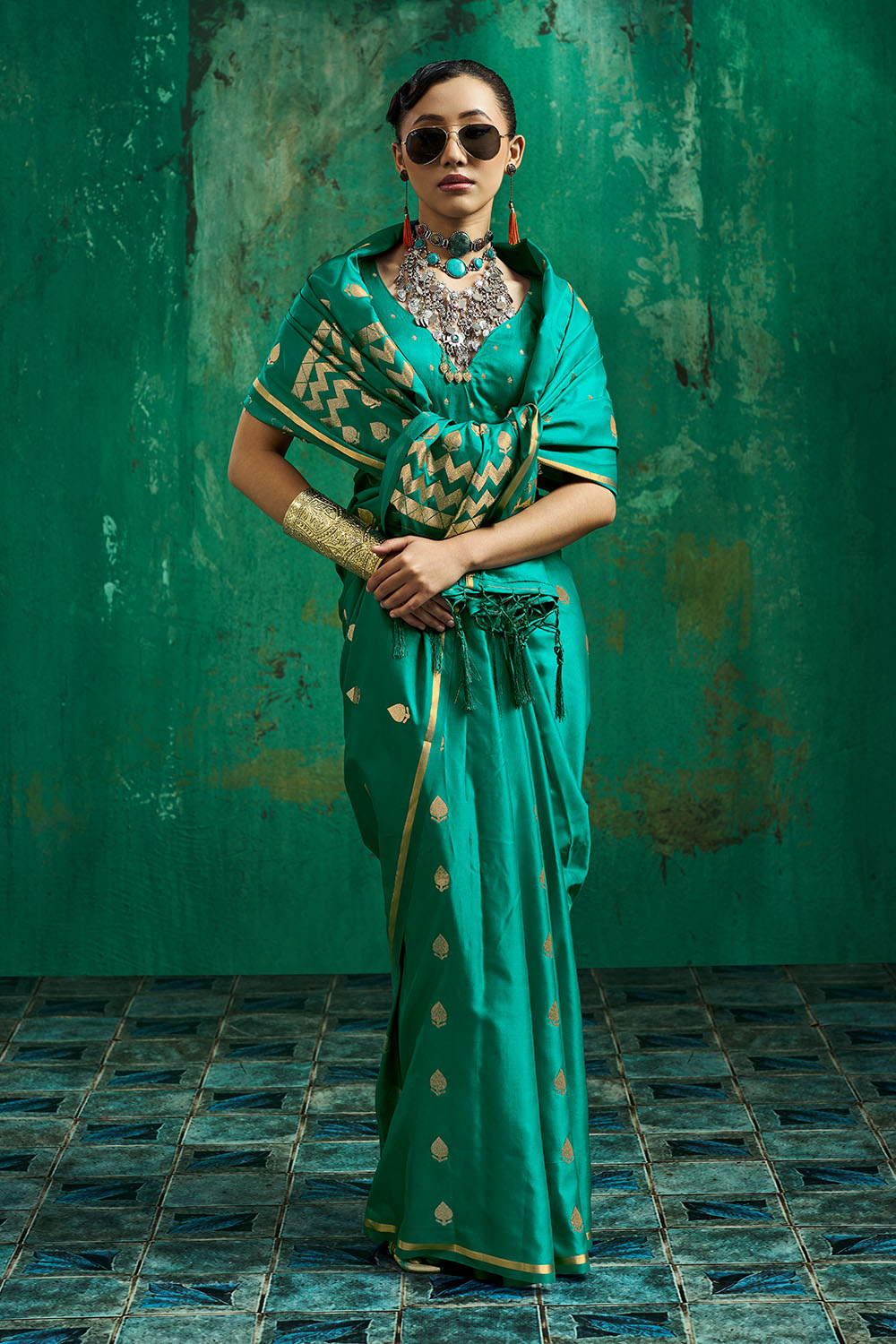 Anisa Emerald Green Pure Satin Handloom Weaving Ready to Wear Saree