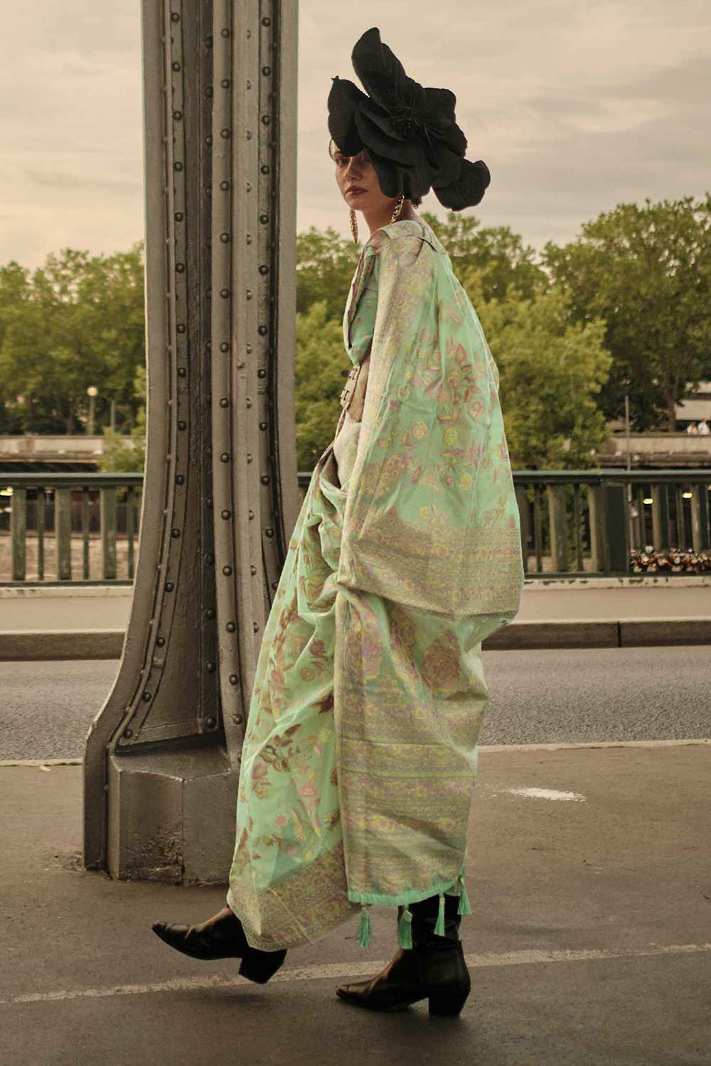 Kyra Silk Light-Green Floral One Minute Saree