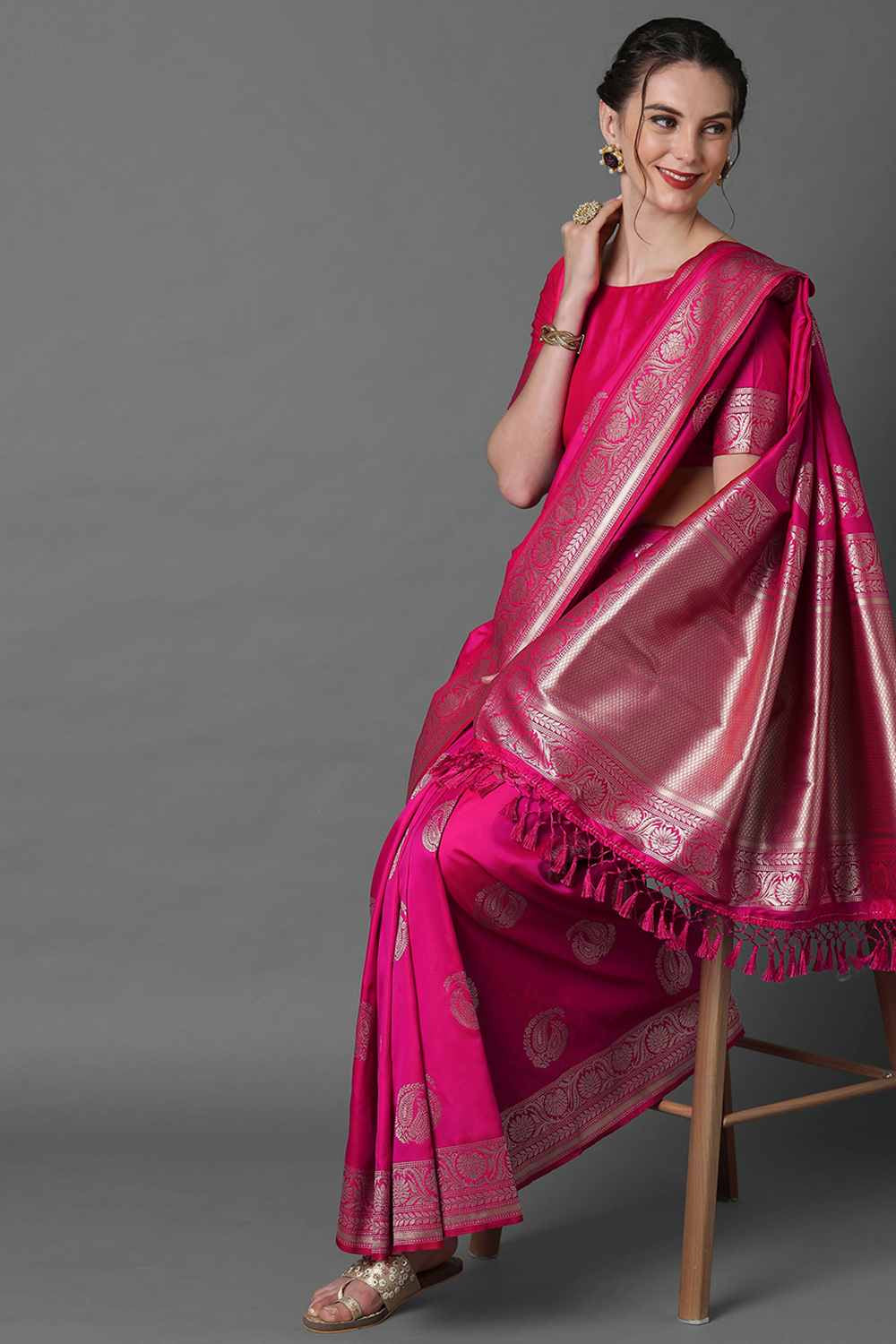 Saree with Various Pattern