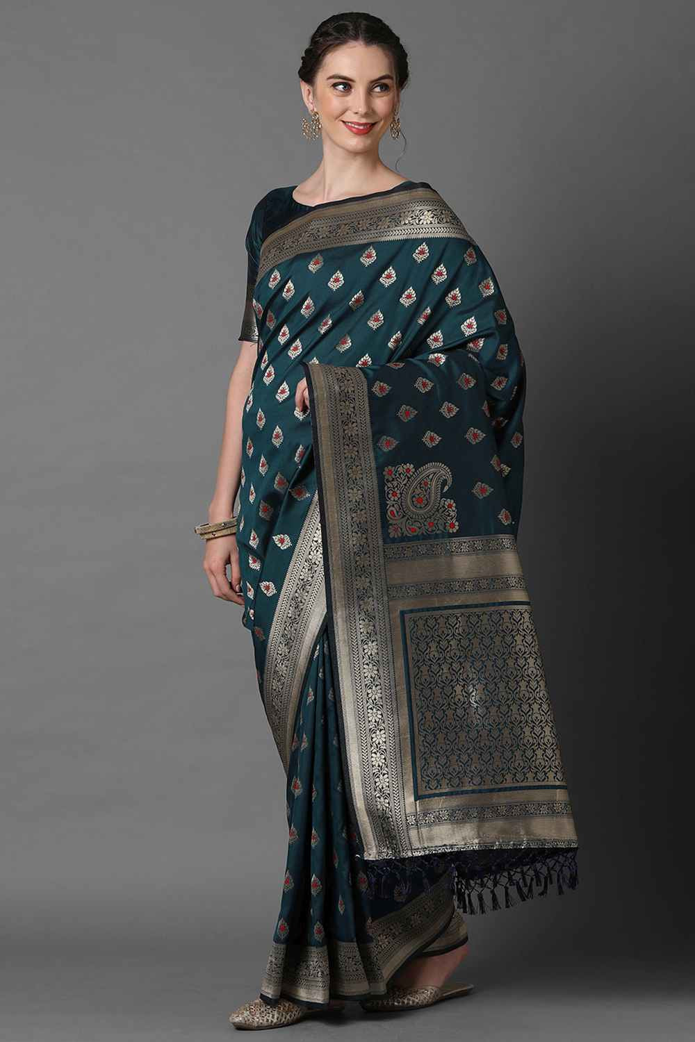 Saree with Various Pattern