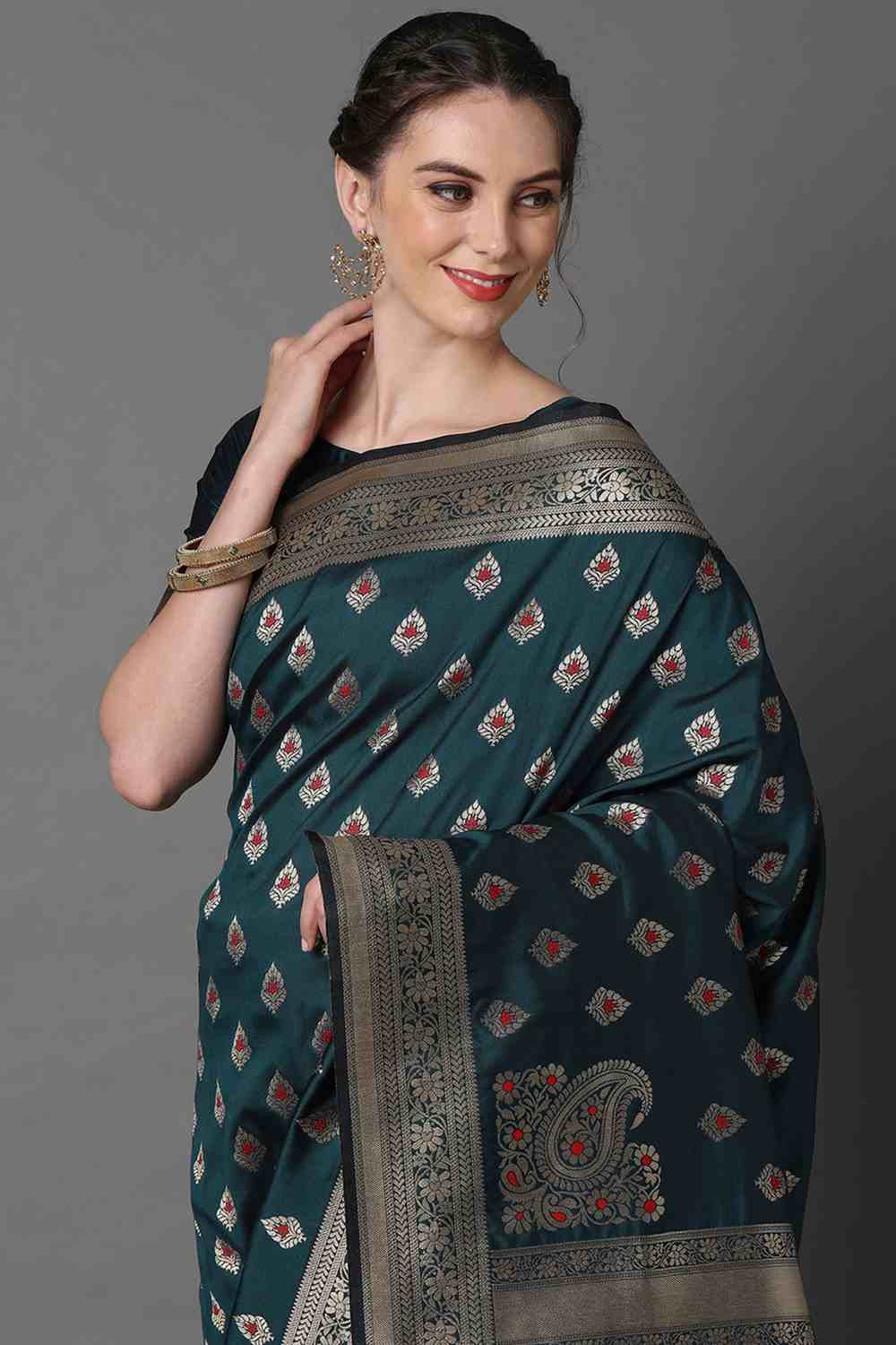 Various Color Saree with Different Pattern