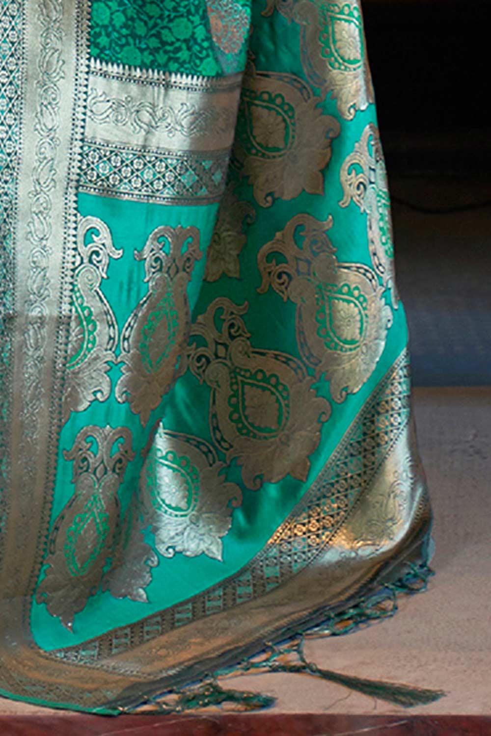 Buy Teal green Art Silk Paisley Design One Minute Saree Online - Zoom In