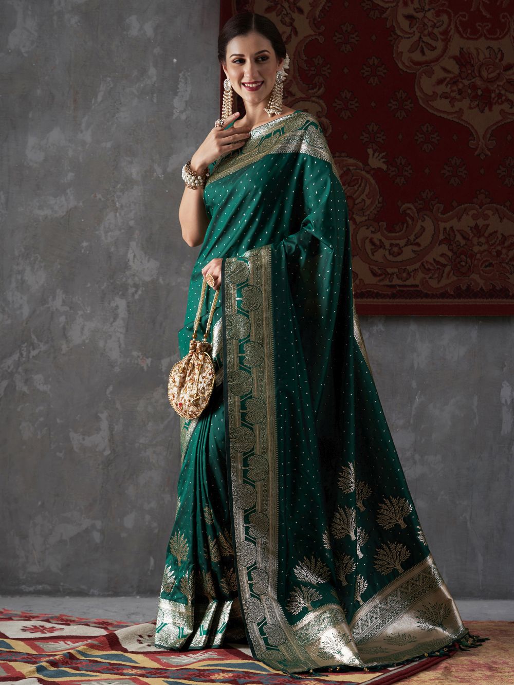 Imralda Green Silk Blend Kanjivaram Ethnic Motif Saree